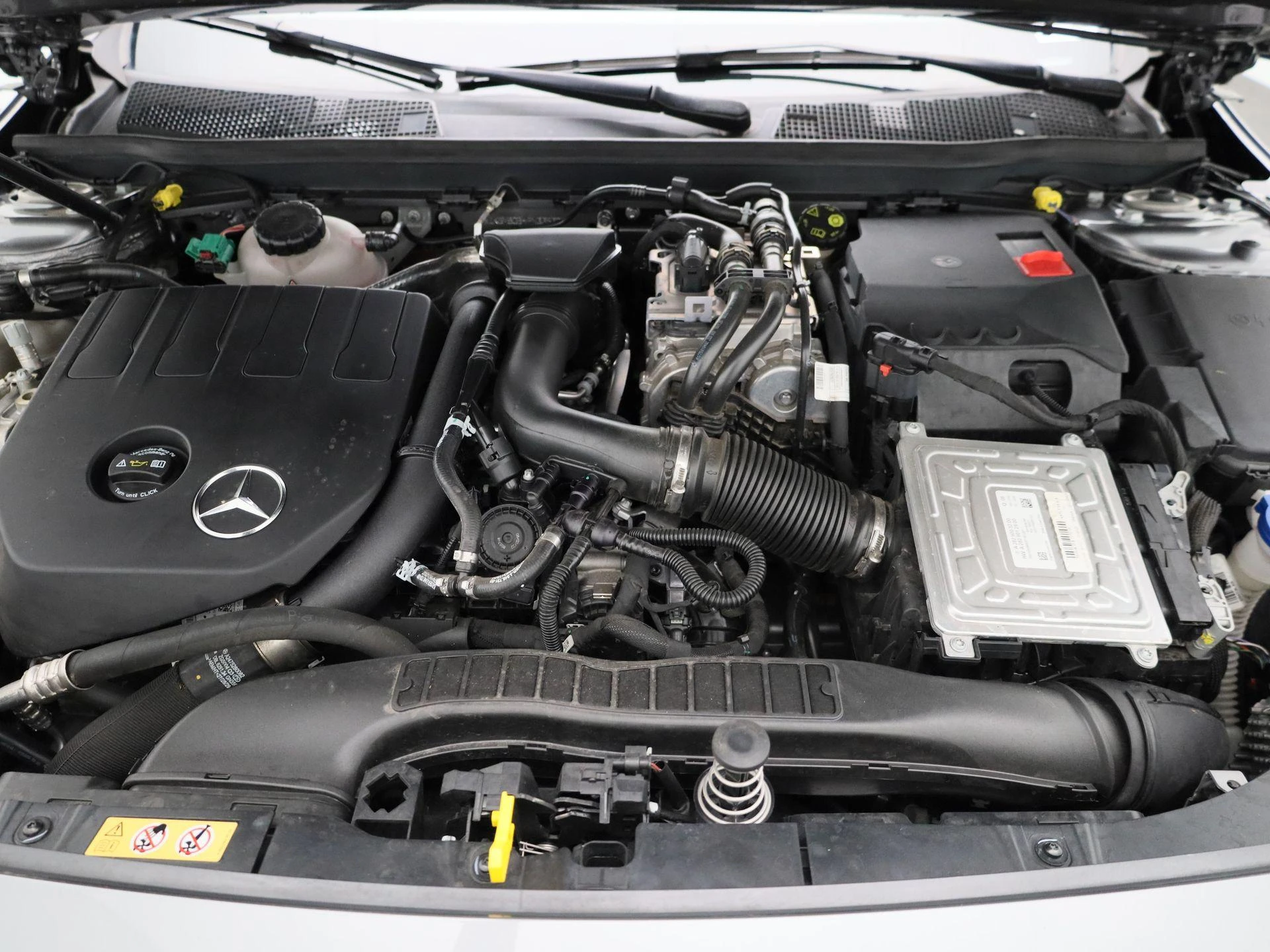 Mercedes-Benz-CLA-image-37
