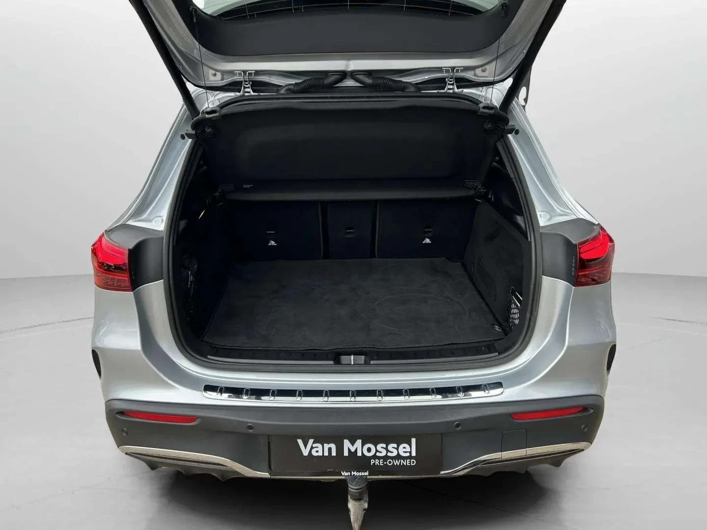 Mercedes-Benz-EQA-image-21