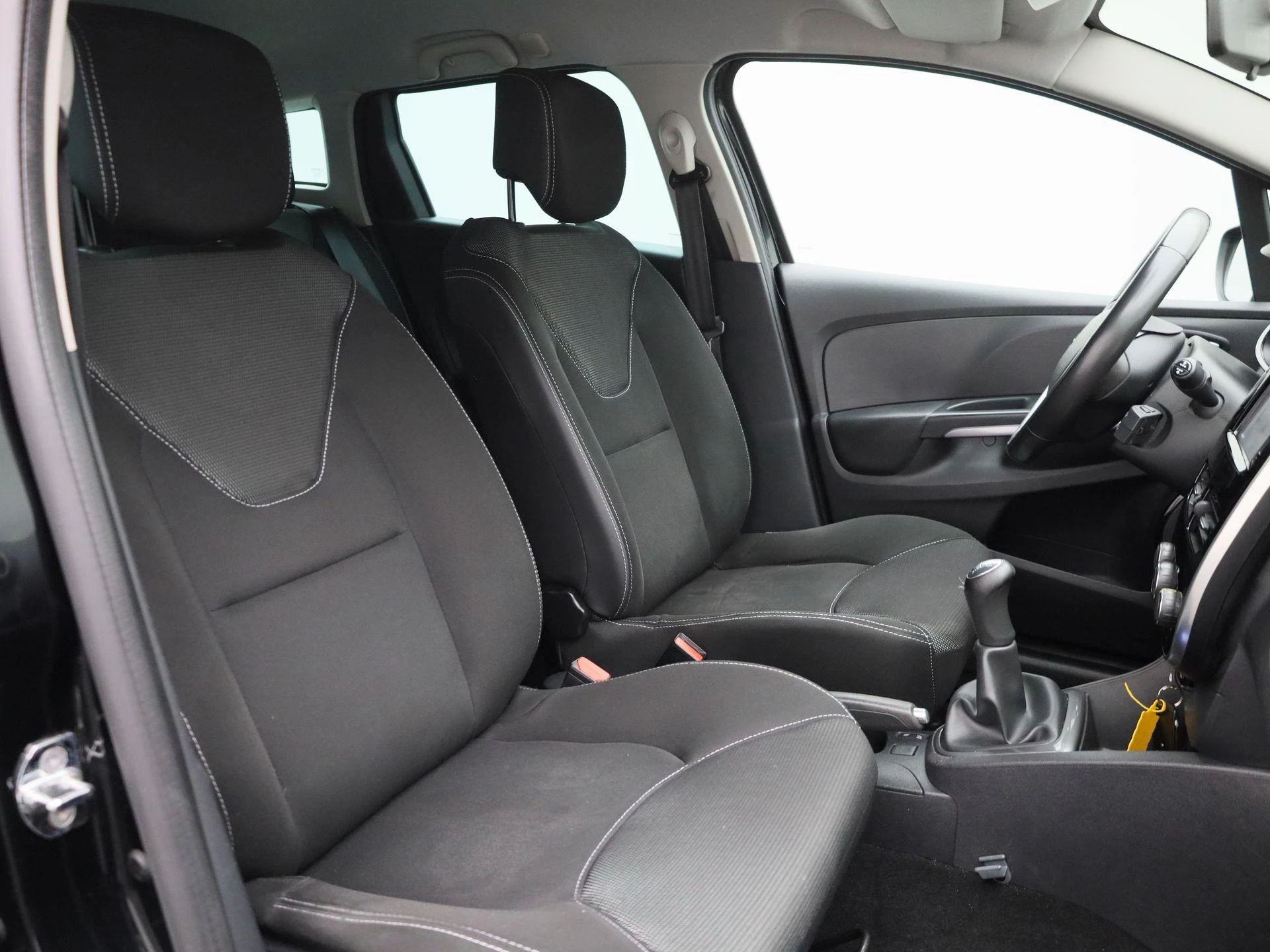 Renault-Clio-image-29