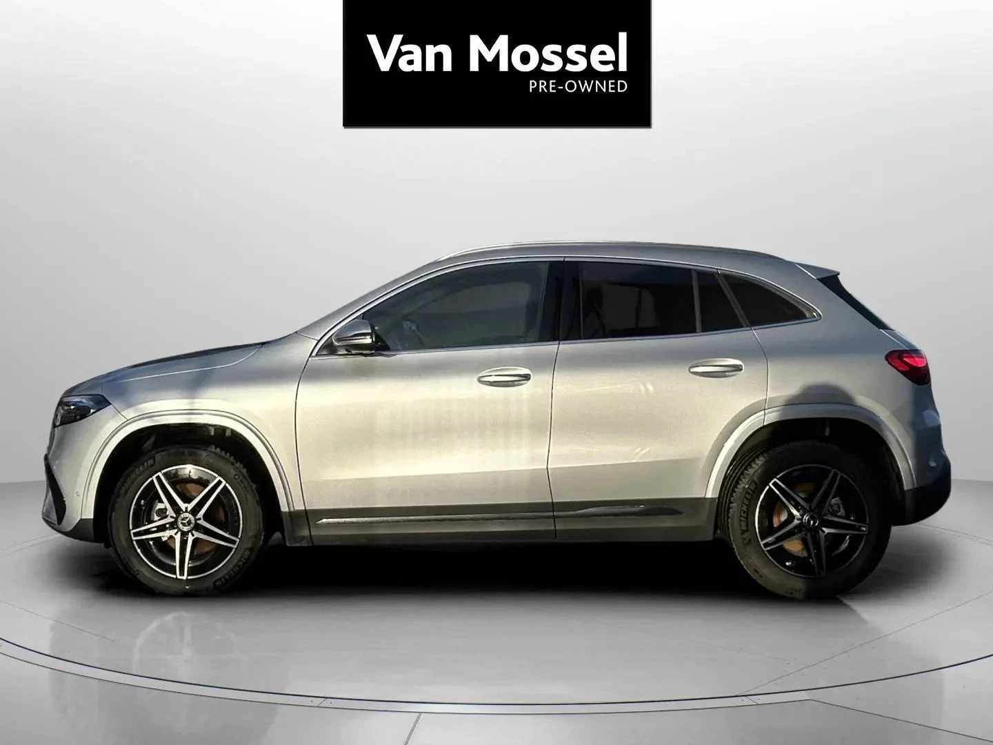 Mercedes-Benz-EQA-image-7