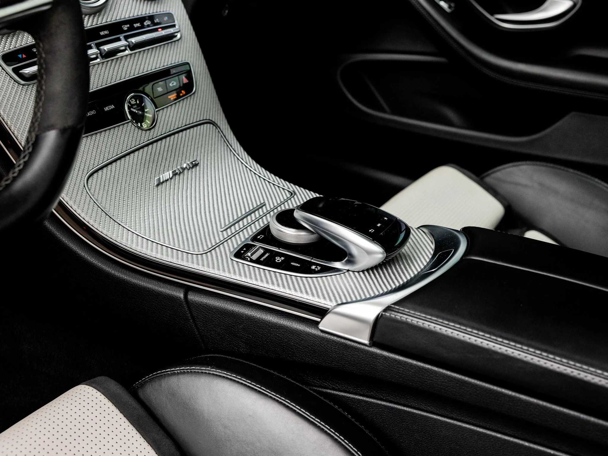 Mercedes-Benz-C-Klasse-image-26