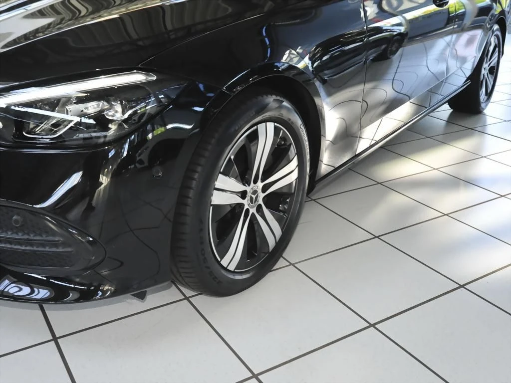 Mercedes-Benz-C-Klasse 180-image-6