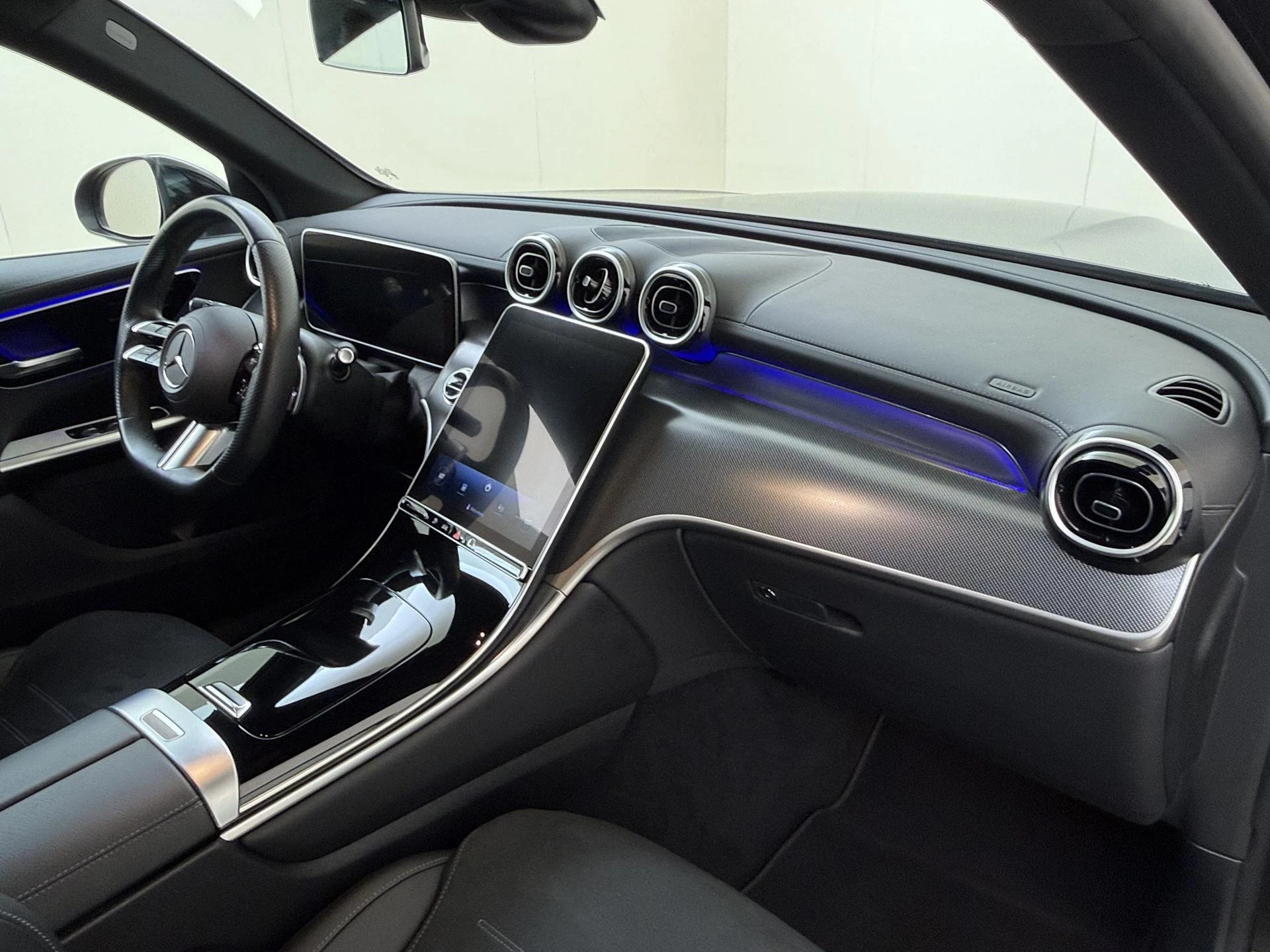 Mercedes-Benz-GLC-image-10