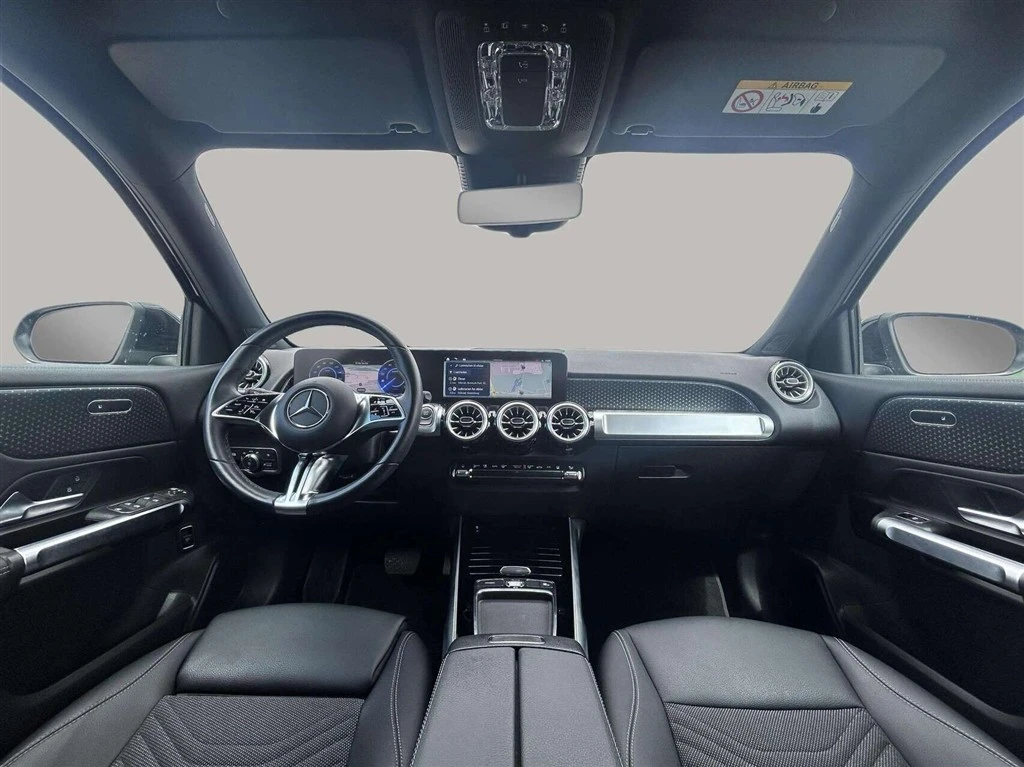 Mercedes-Benz-EQB-image-12