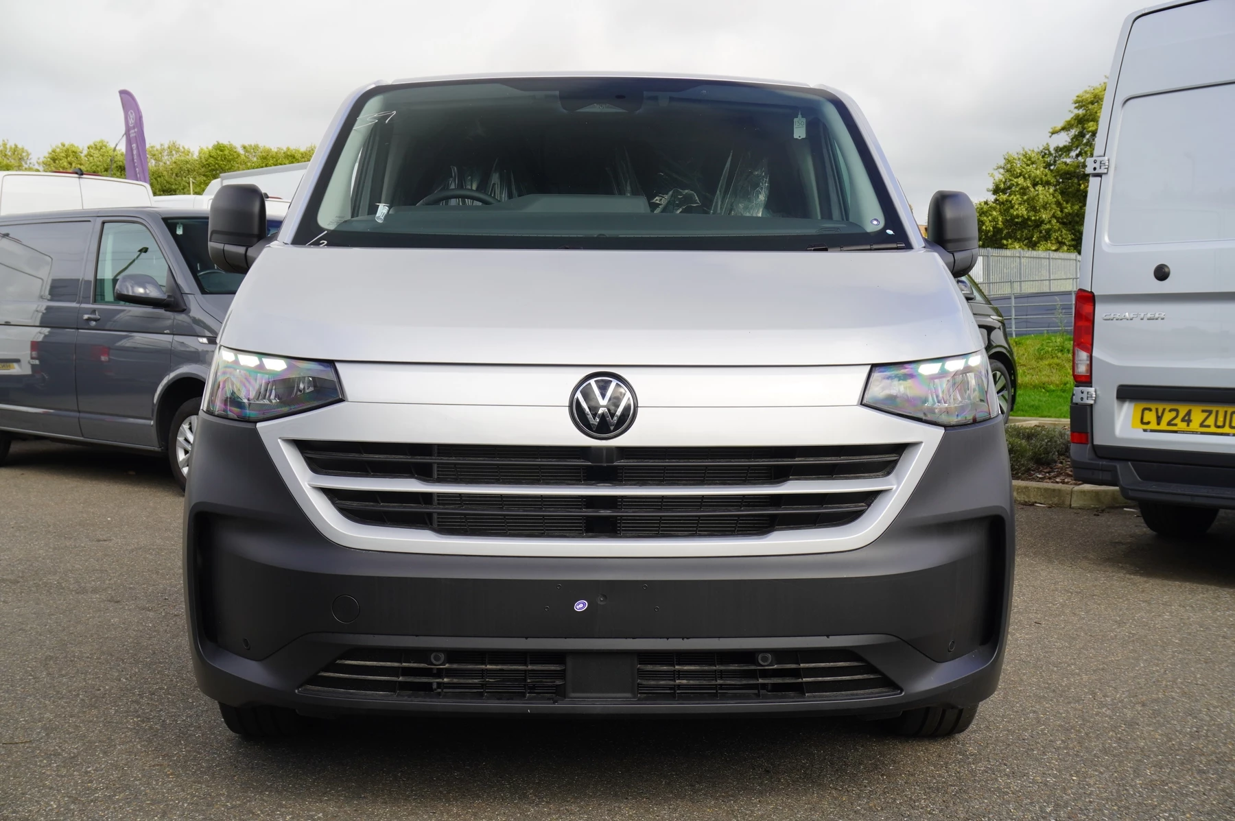 Volkswagen-Transporter-image-38
