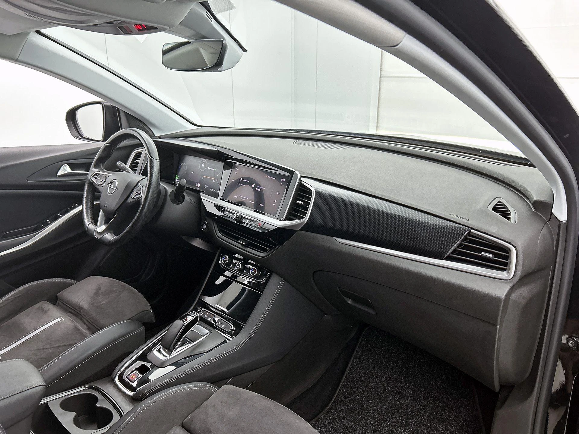 Opel-Grandland-image-18