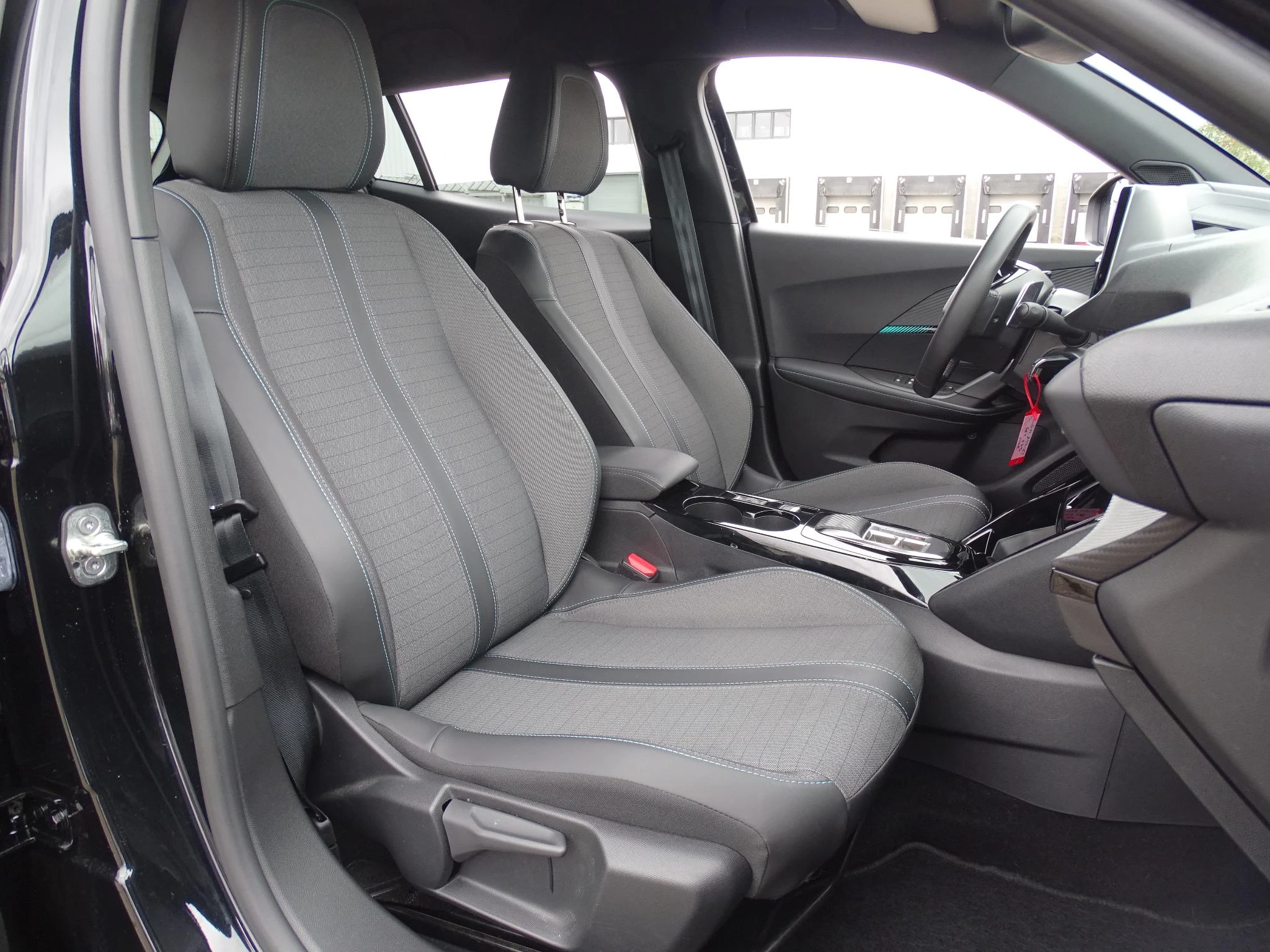 Peugeot-2008-image-12