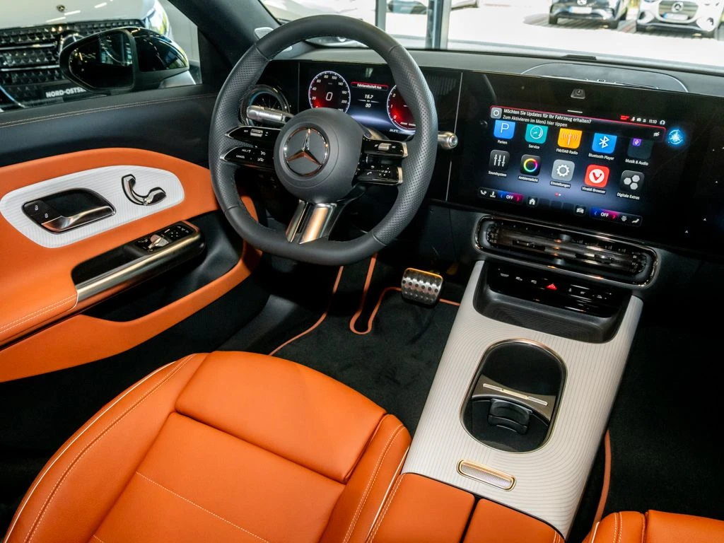 Mercedes-Benz-CLA 200-image-8
