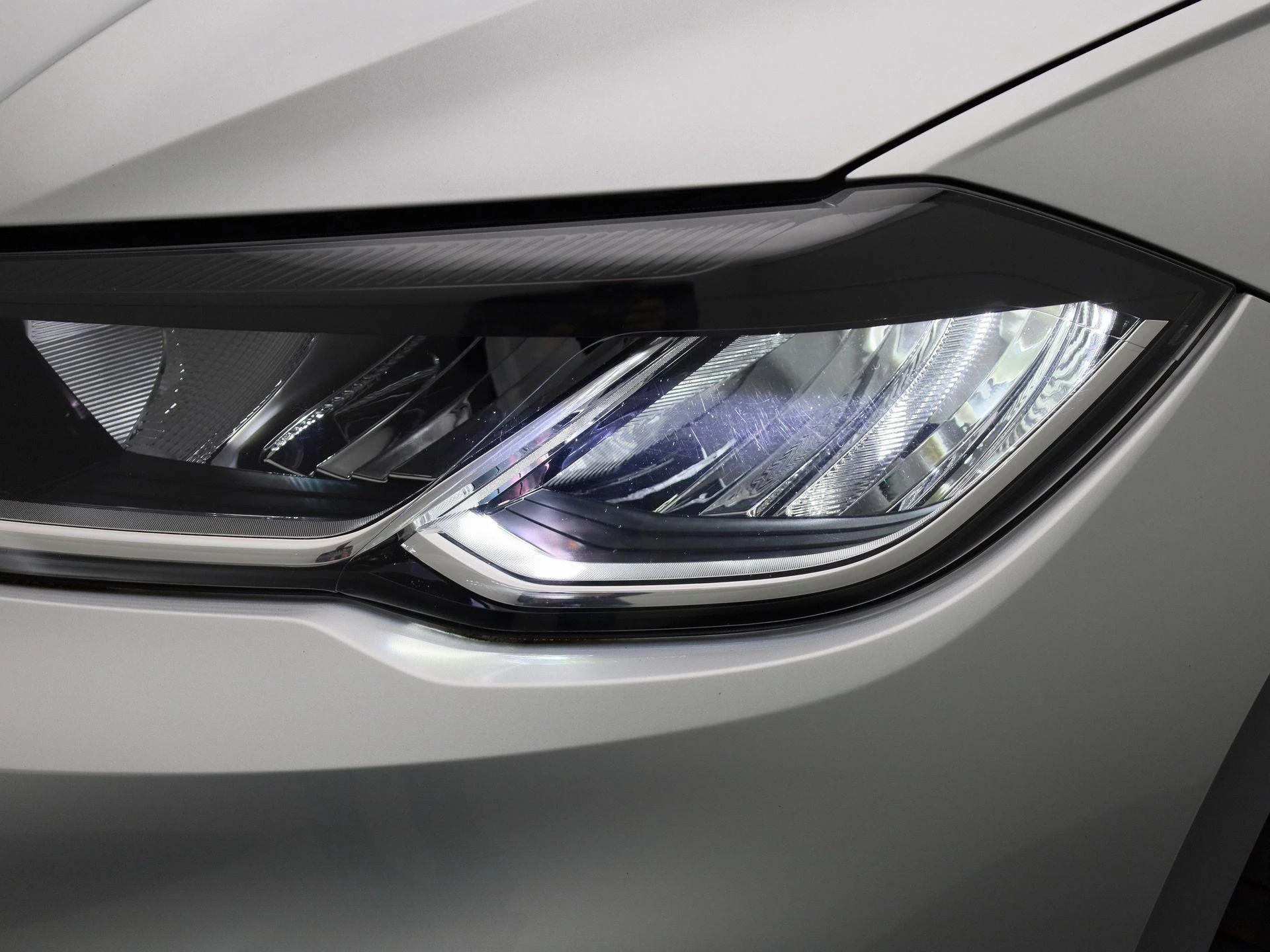 Volkswagen-Polo-image-12