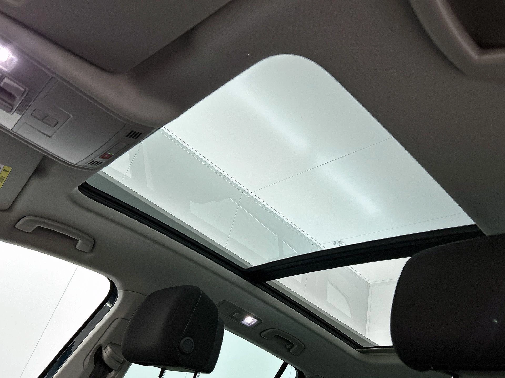 Volkswagen-Tiguan-image-32