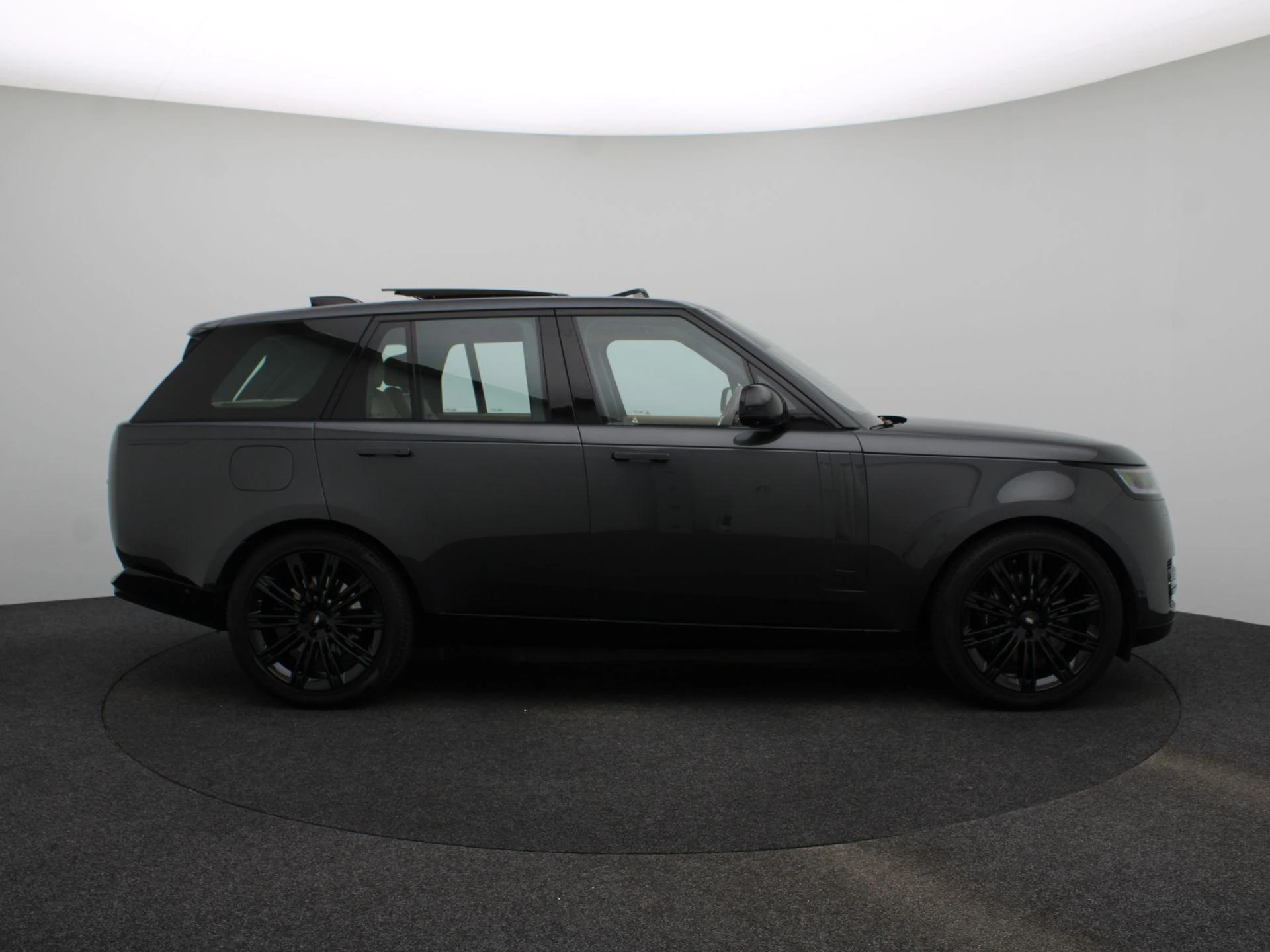 Land Rover-Range Rover-image-5