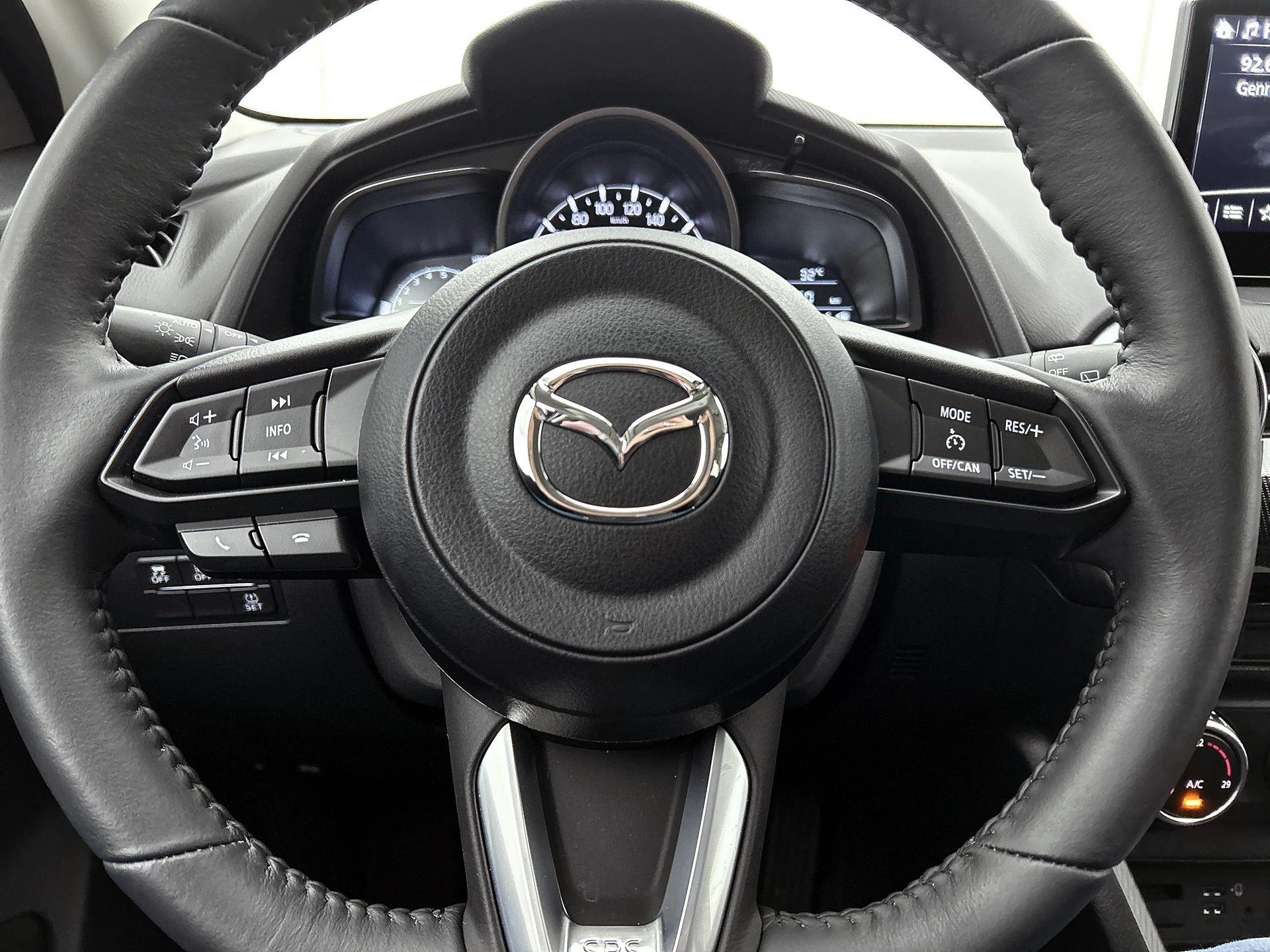 Mazda-2-image-39