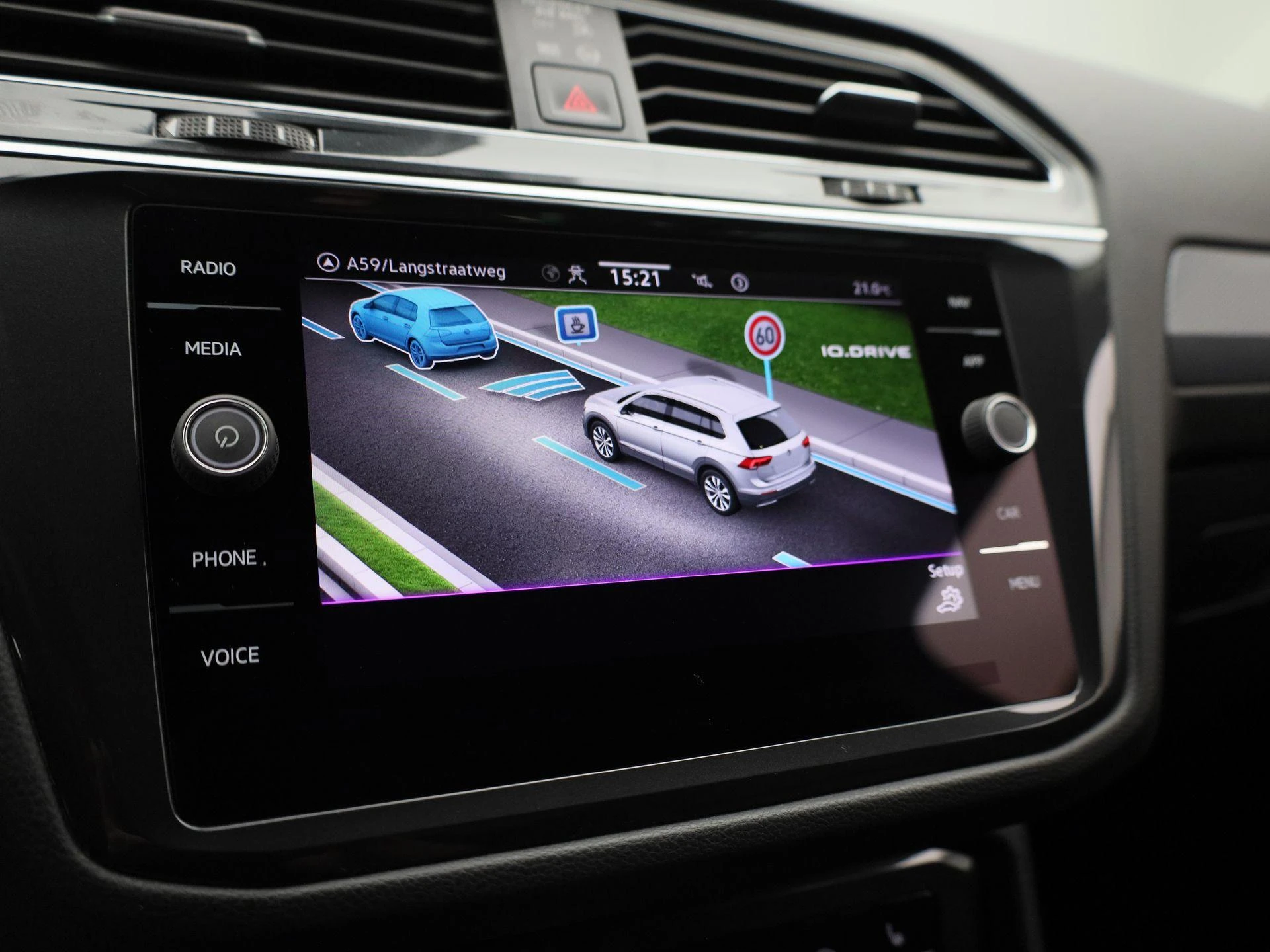 Volkswagen-Tiguan-image-25