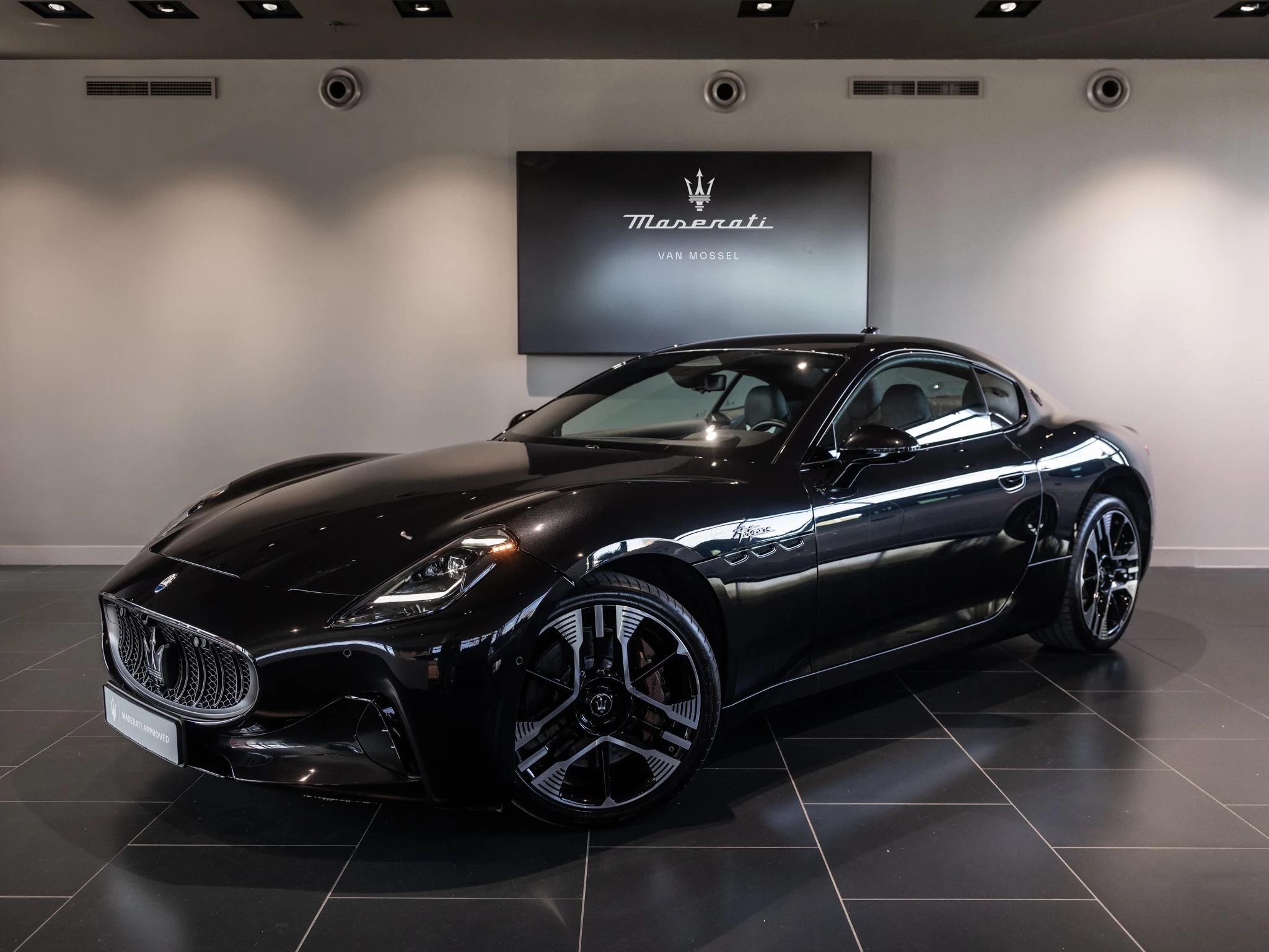 Maserati-GranTurismo-image-1