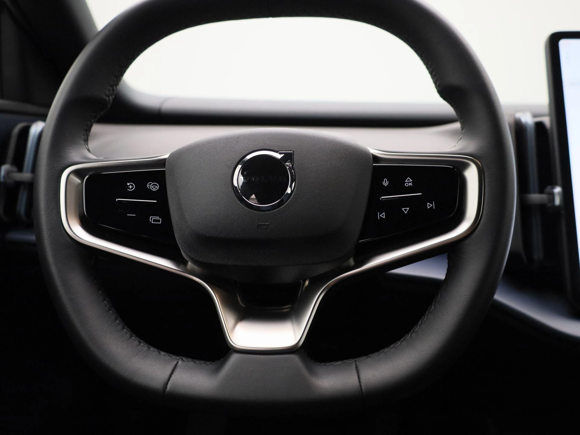 Volvo-EX30-image-6