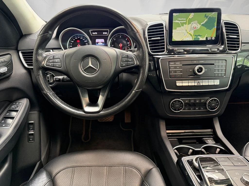 Mercedes-Benz-GLS 350 d-image-9