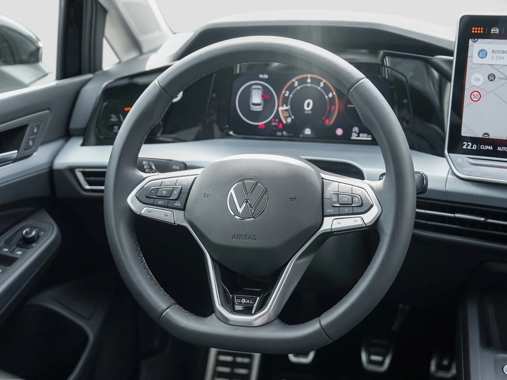 Volkswagen-Golf-image-11