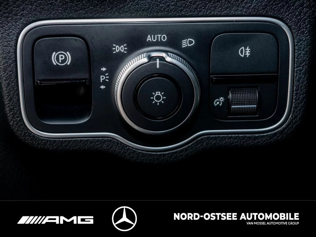 Mercedes-Benz-GLA-image-12