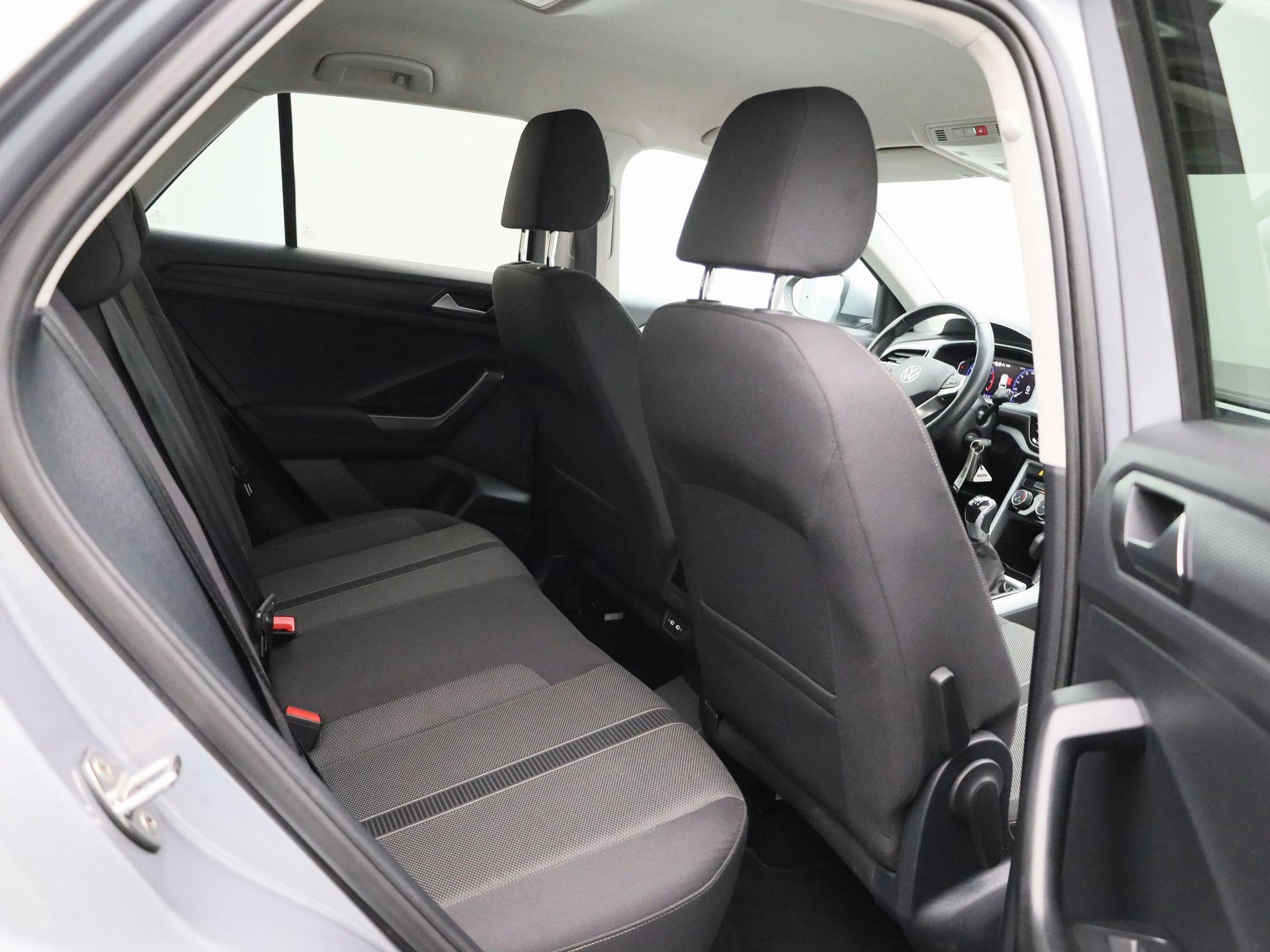 Volkswagen-T-Roc-image-32
