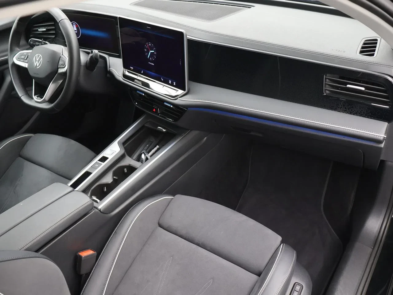 Volkswagen-Passat-image-2