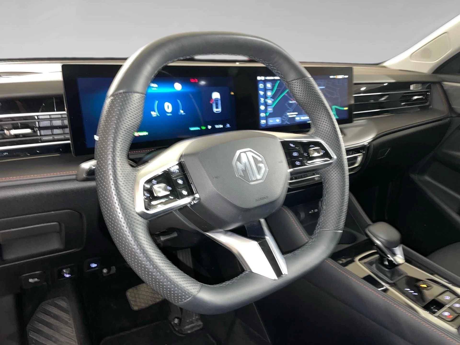 MG HS 1.5T Luxury Plug-In
