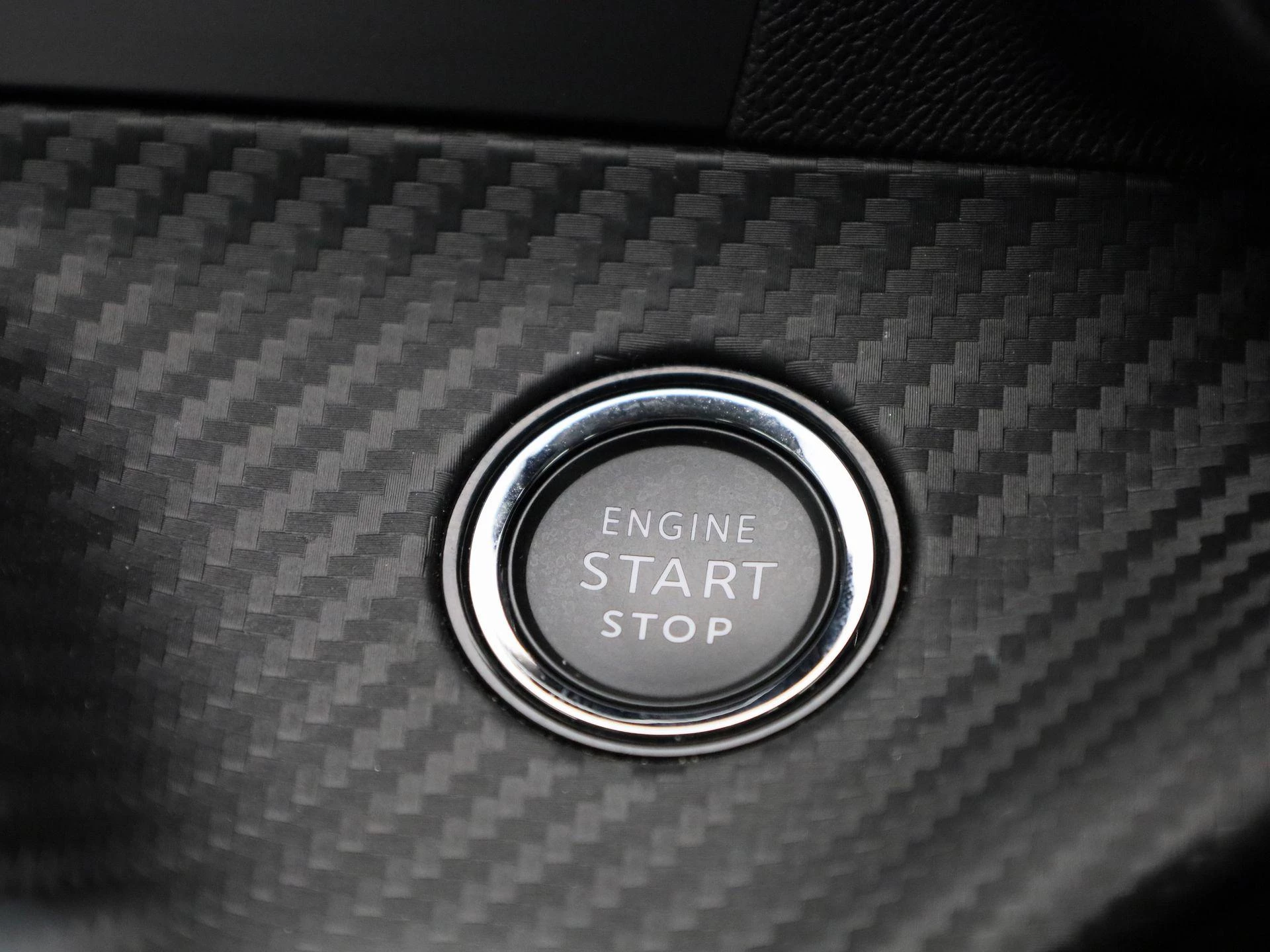 Peugeot-e-208-image-22