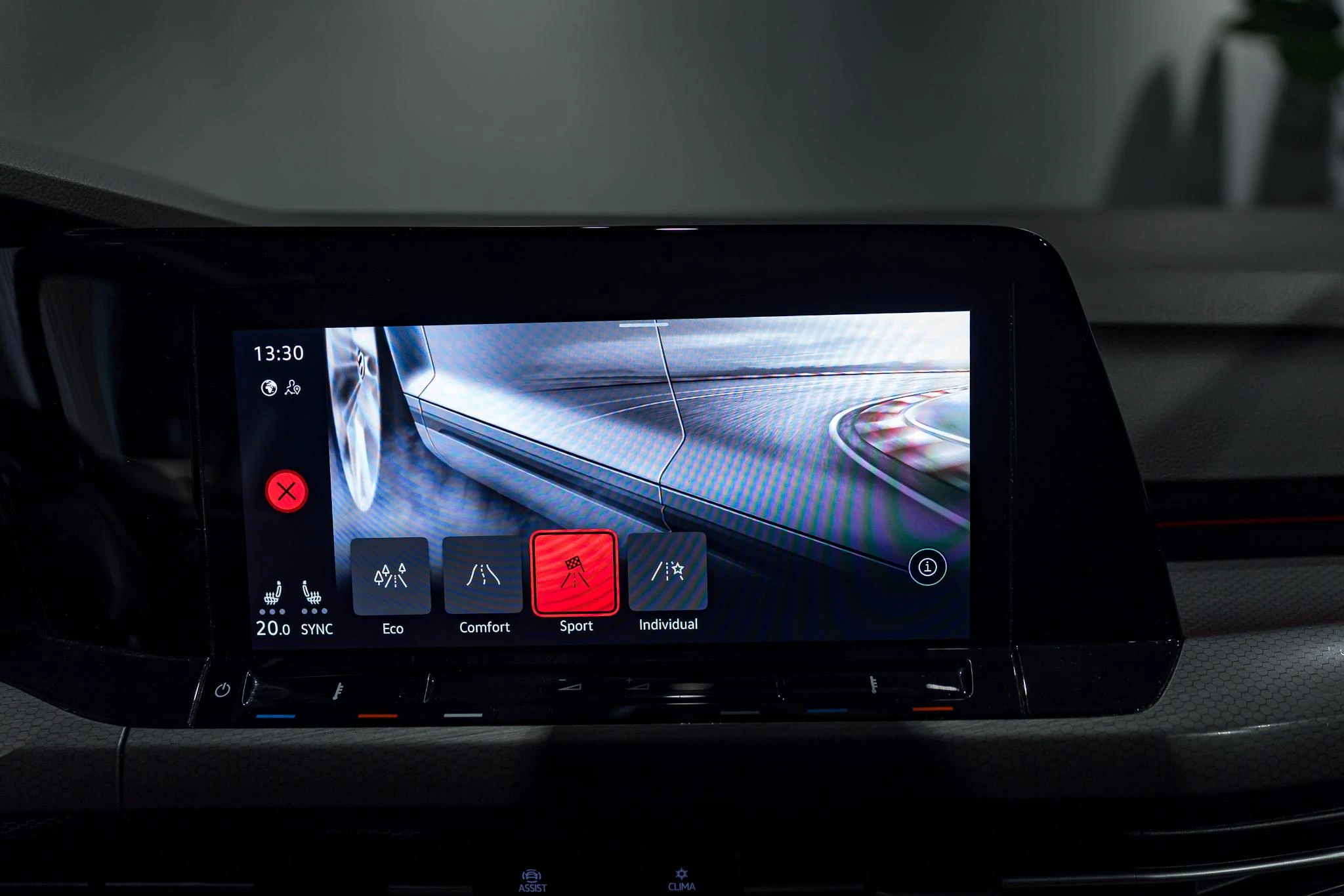 Volkswagen-Golf-image-12