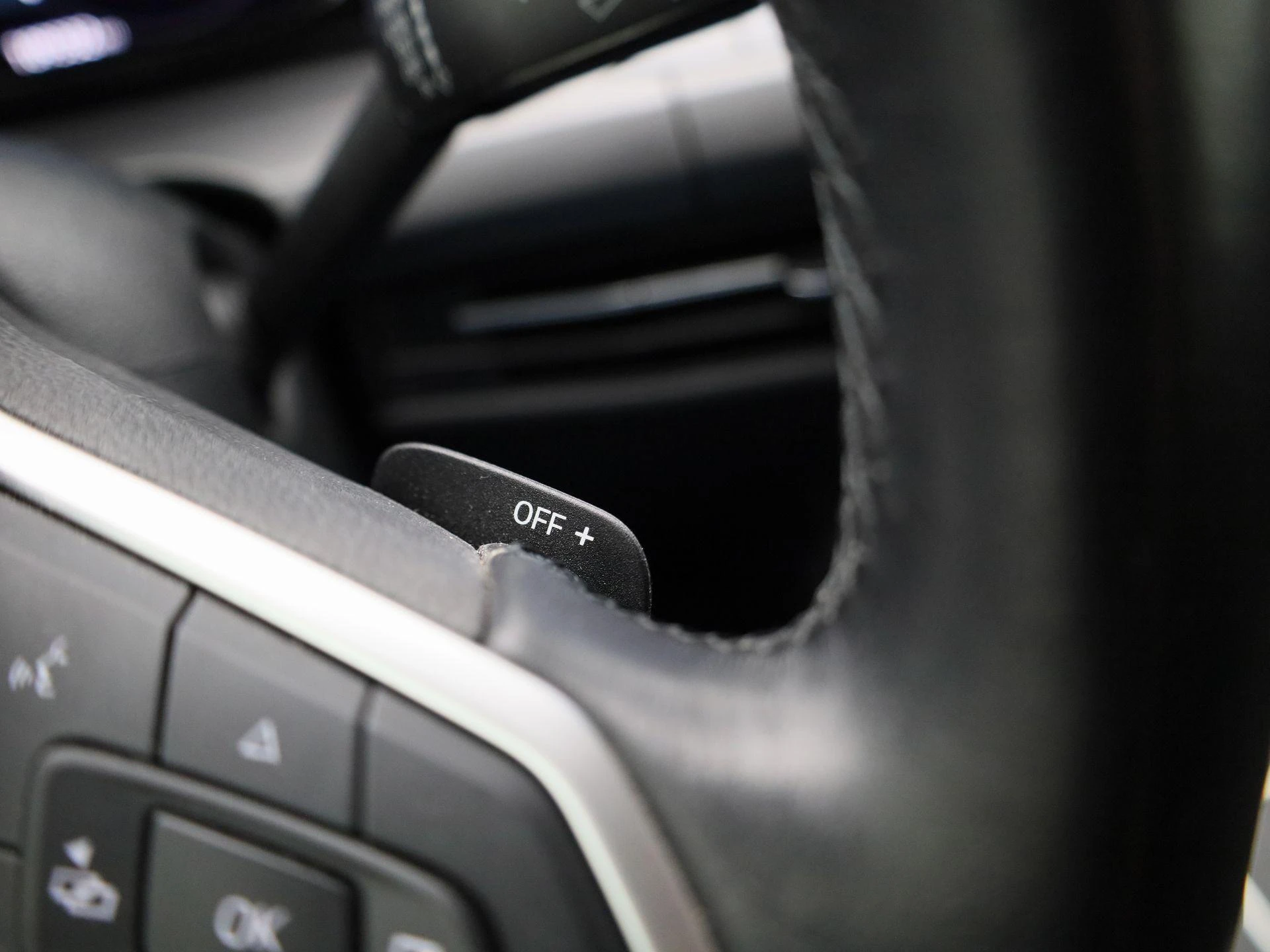 Volkswagen-Golf-image-25