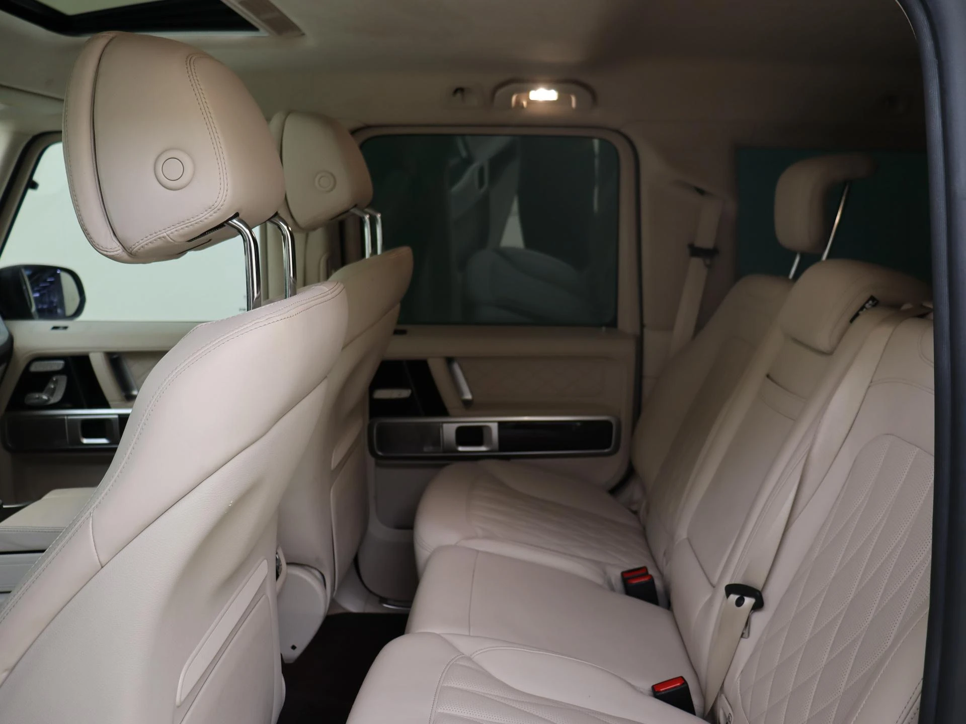 Mercedes-Benz-G-Klasse-image-15