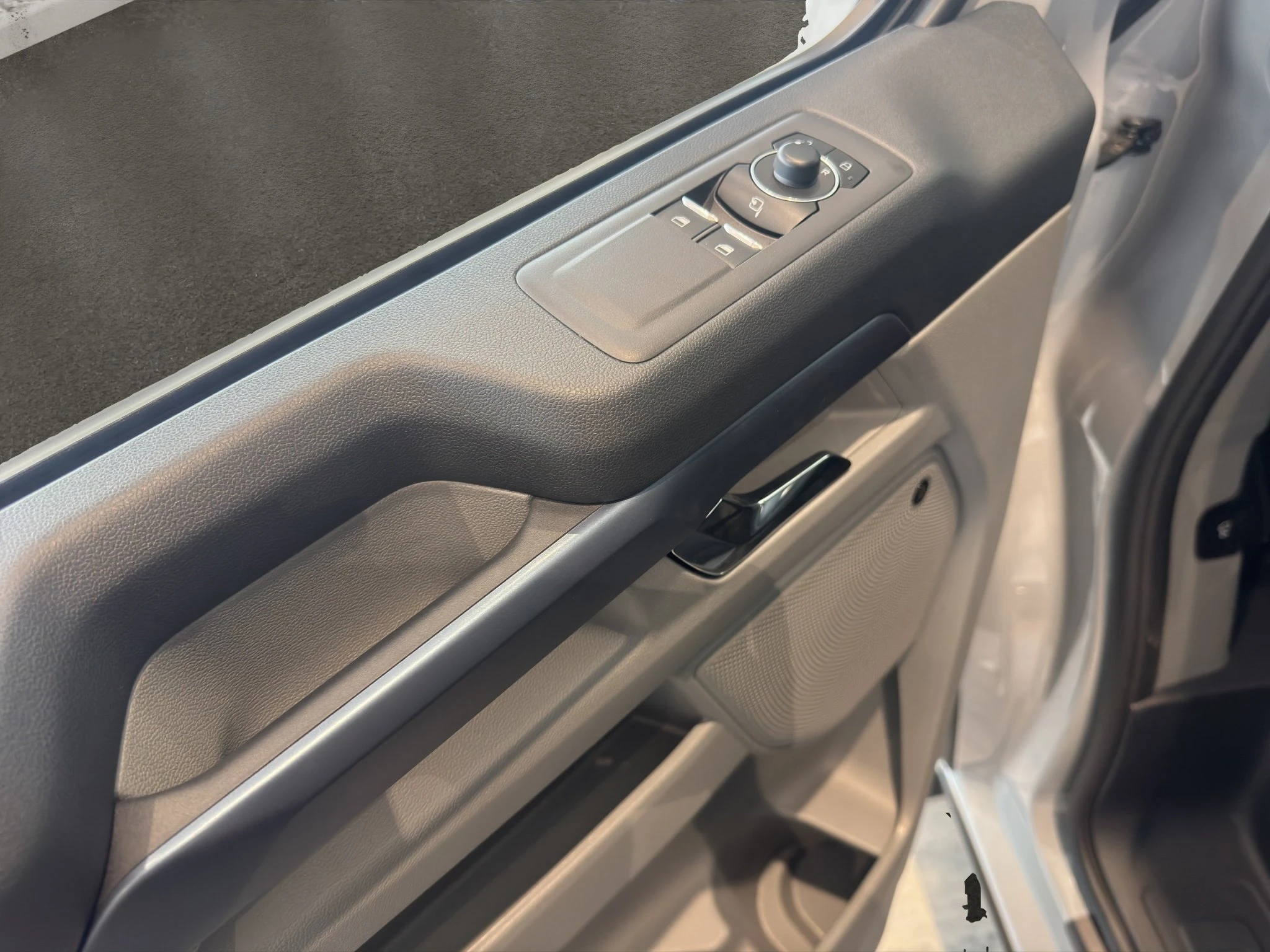 Ford-Tourneo Custom-image-14