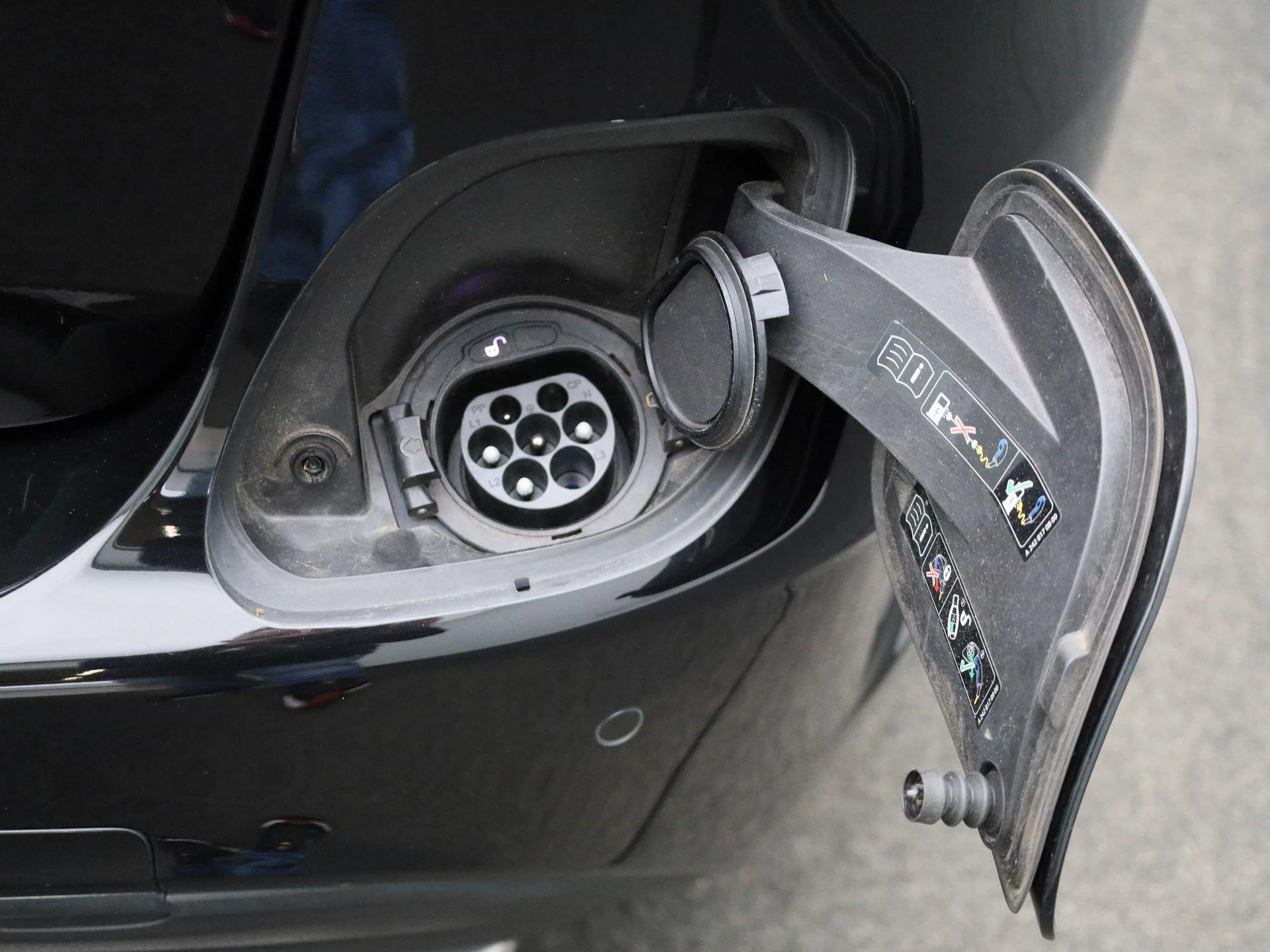 Mercedes-Benz-C-Klasse-image-43