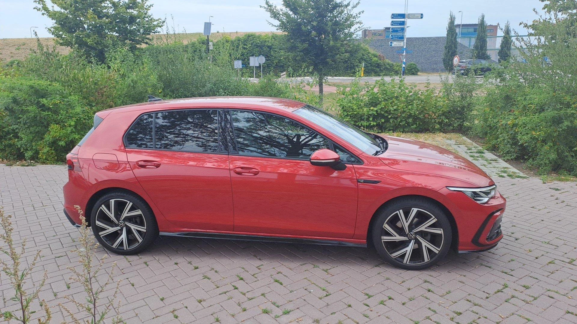 Volkswagen-Golf-image-6