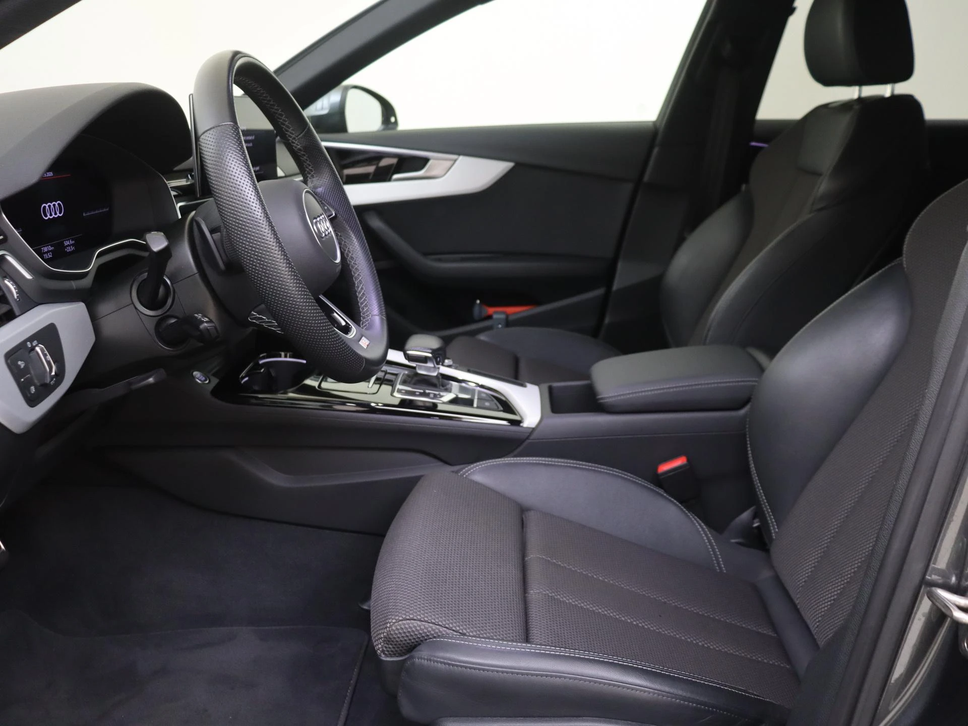Audi-A4-image-14