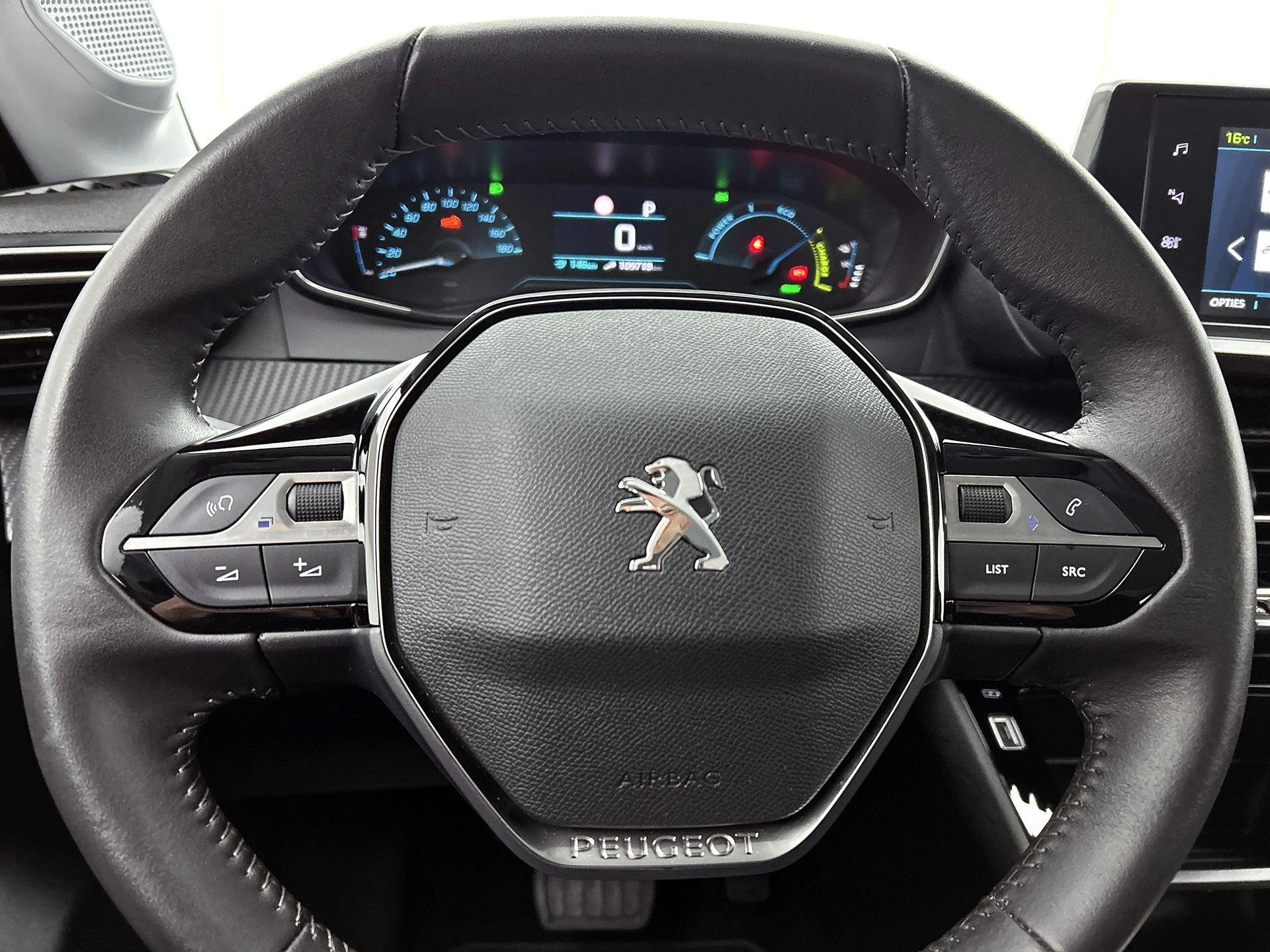 Peugeot-e-208-image-33