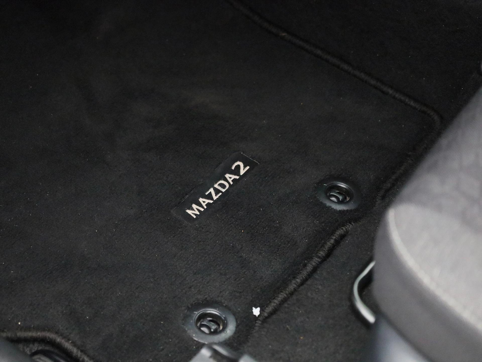 Mazda-2 Hybrid-image-25