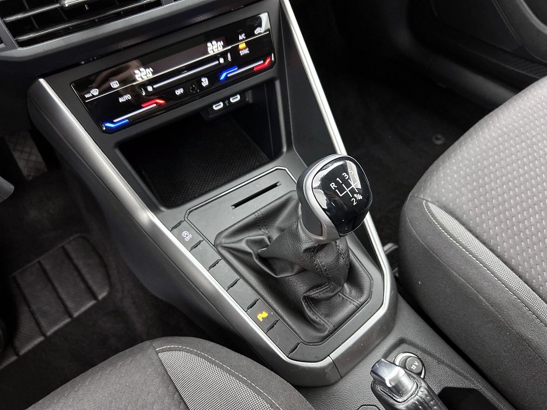 Volkswagen-Taigo-image-11