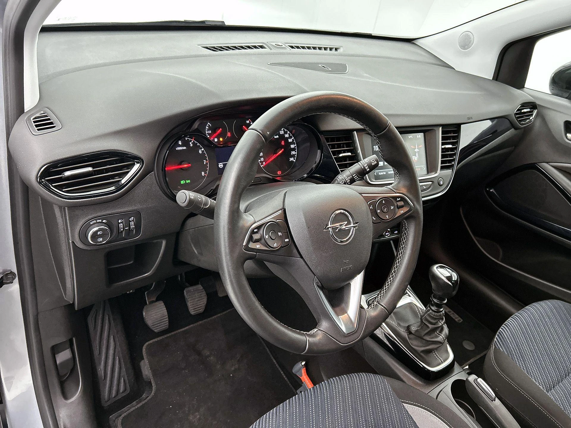 Opel-Crossland X-image-16