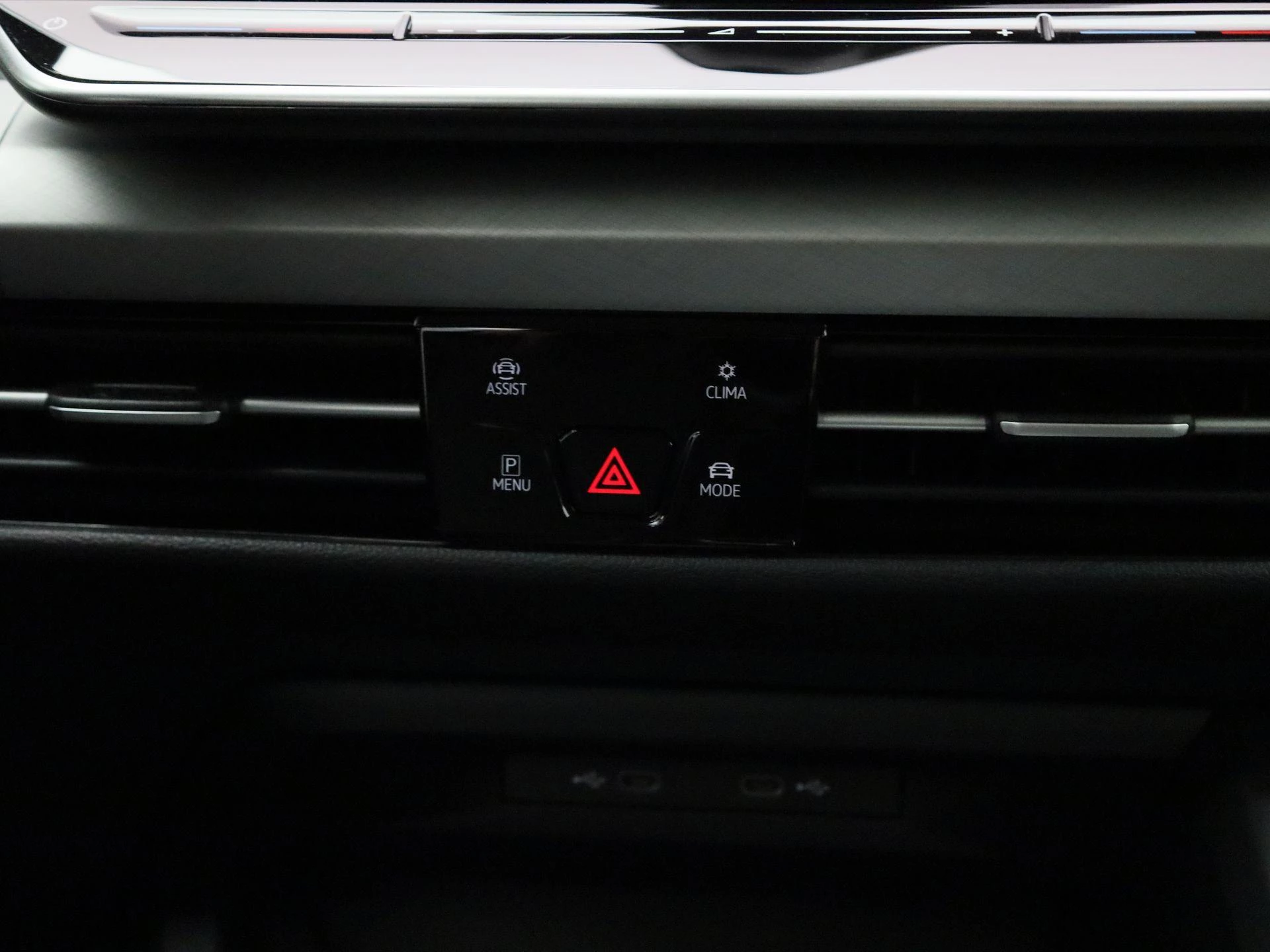 Volkswagen-Golf-image-9