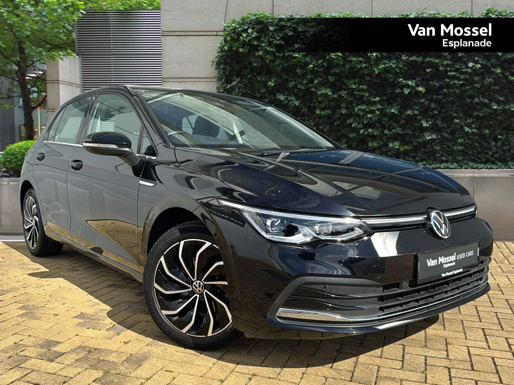 Volkswagen-Golf-image-0