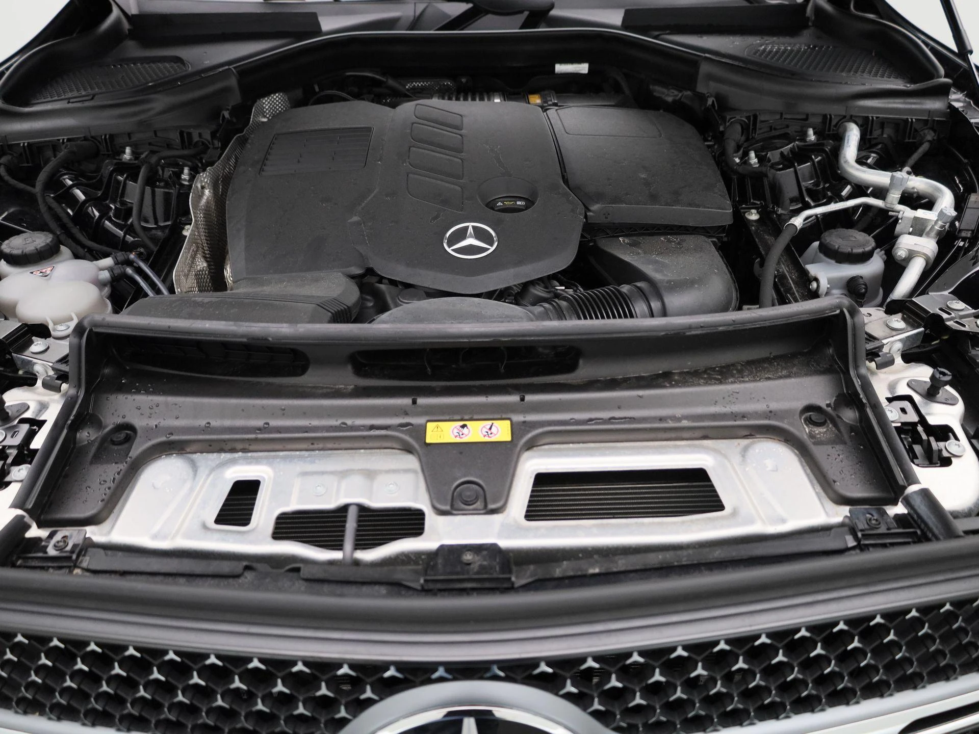 Mercedes-Benz-GLC-image-38