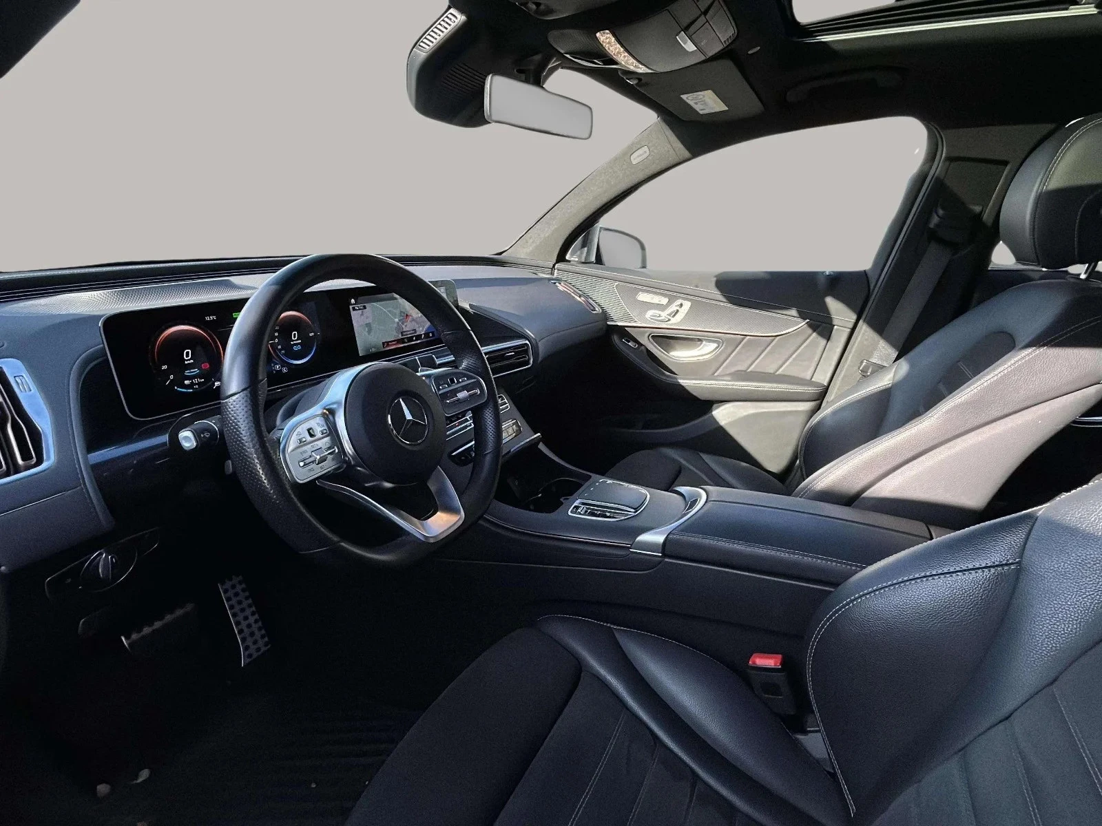 Mercedes-Benz-EQC-image-13