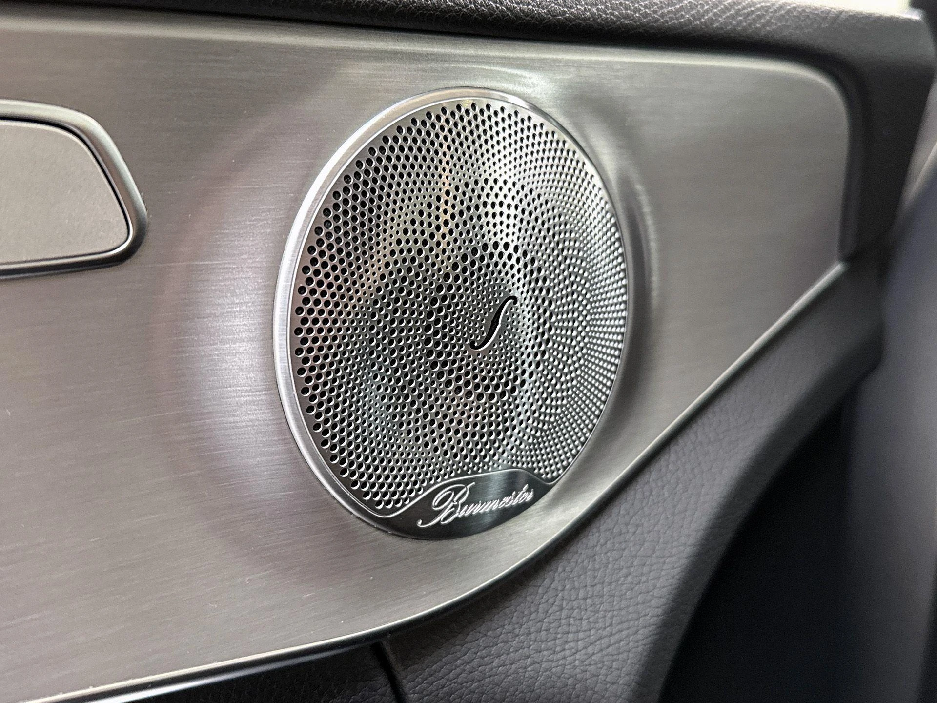 Mercedes-Benz-C-Klasse-image-11