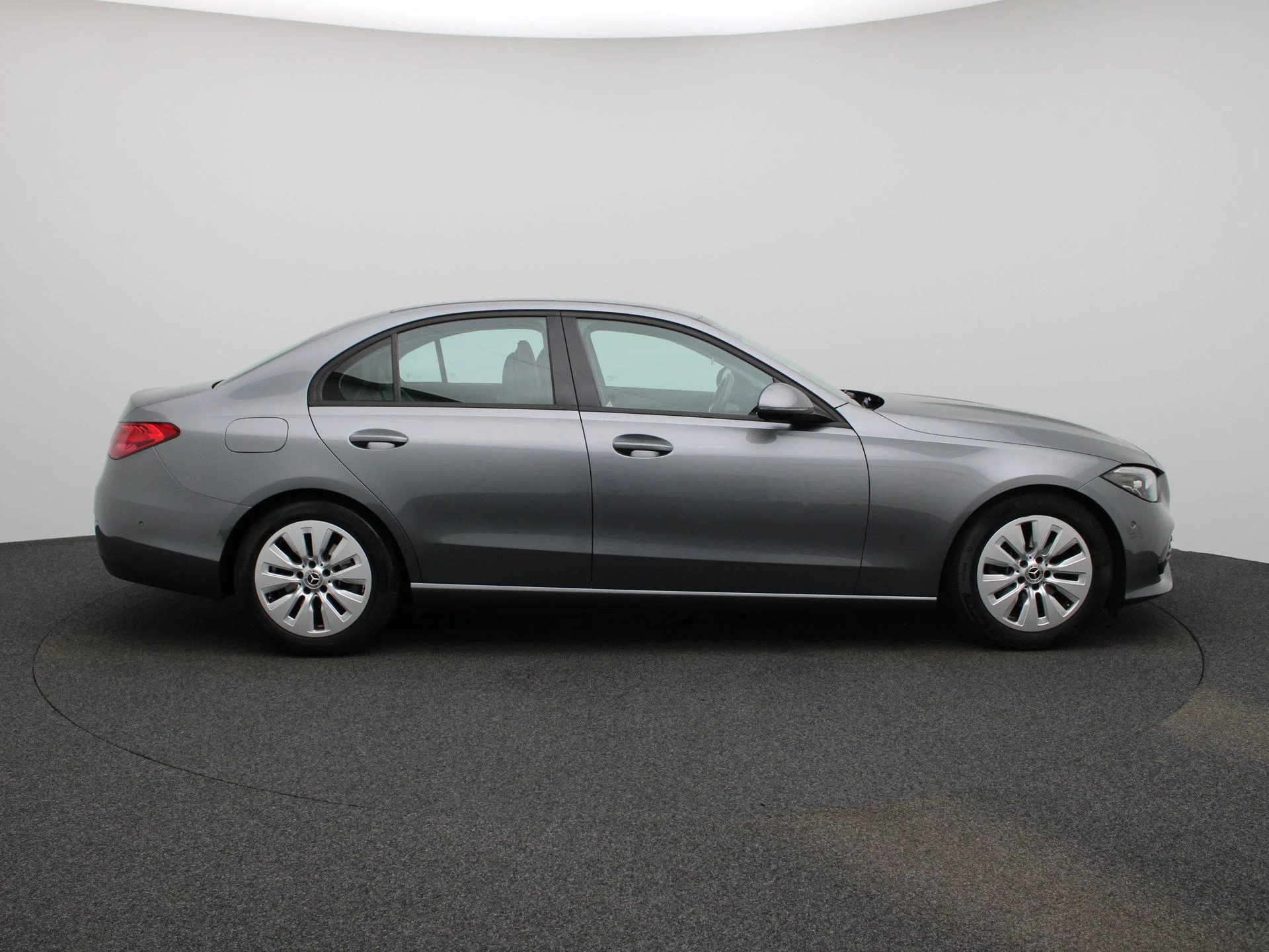 Mercedes-Benz-C-Klasse-image-5