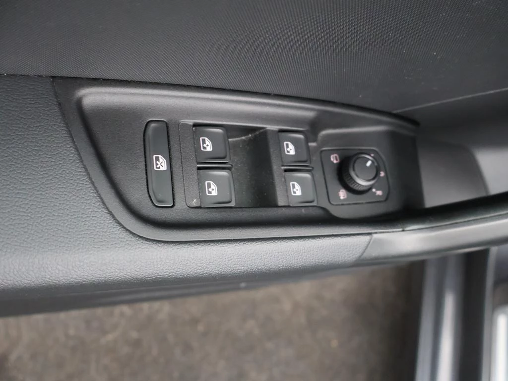 Audi A1 Sportback Audi A1 Sportback 25TFSI 95PK *AUTOMAAT*LEDER*SHADOW*S LINE INTERIEUR*VIRTUAL COCKPIT*CRUISE*APP-CONNECT*...*
