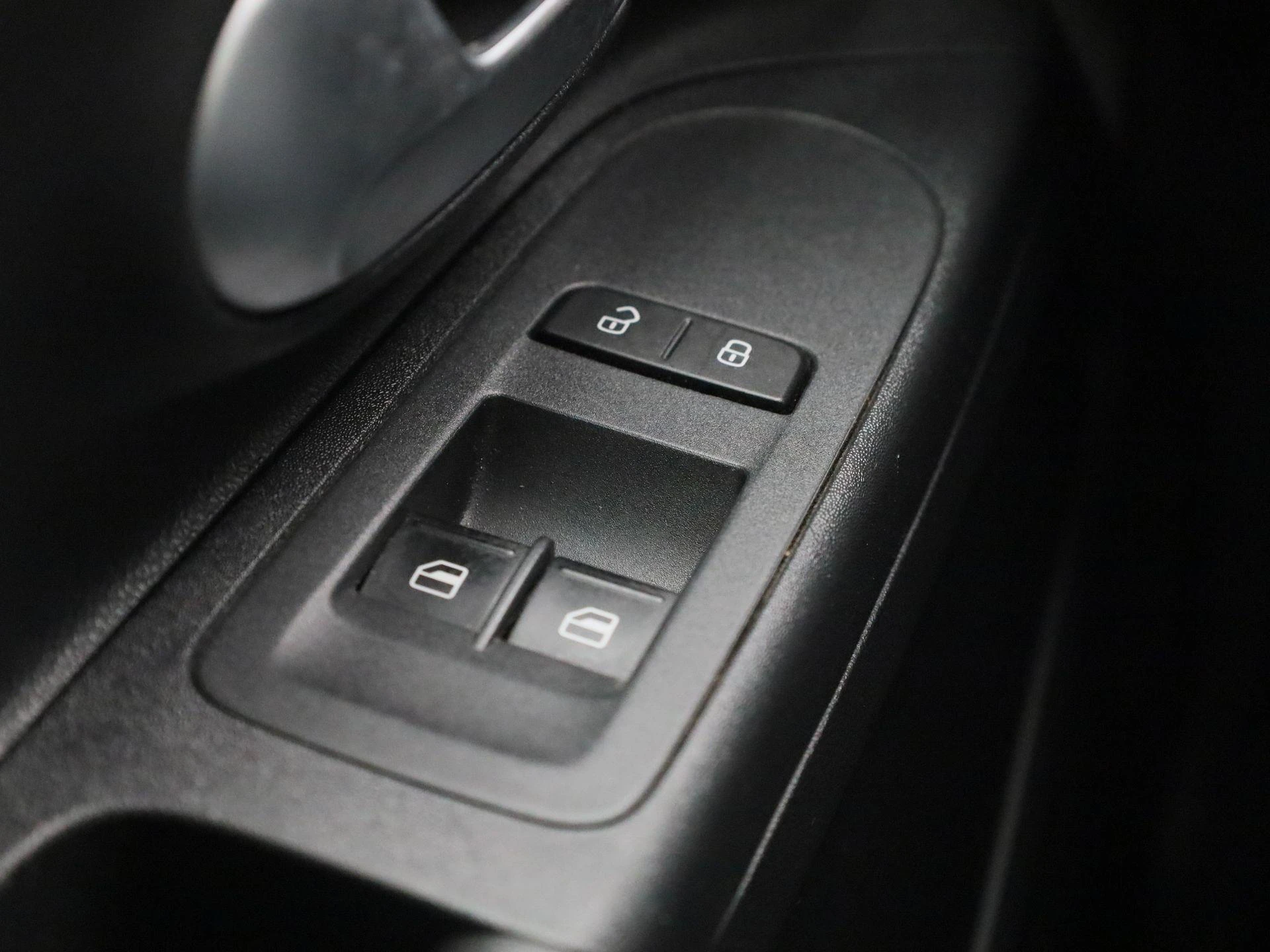 Volkswagen-up!-image-23