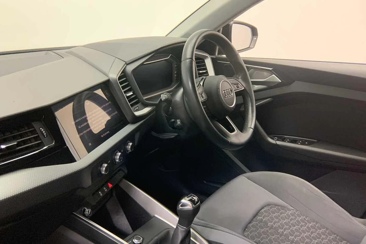 Audi-A1 Sportback-image-1