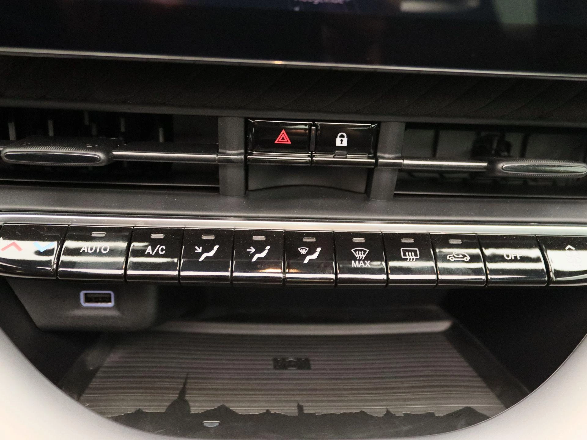 Abarth-500e-image-11