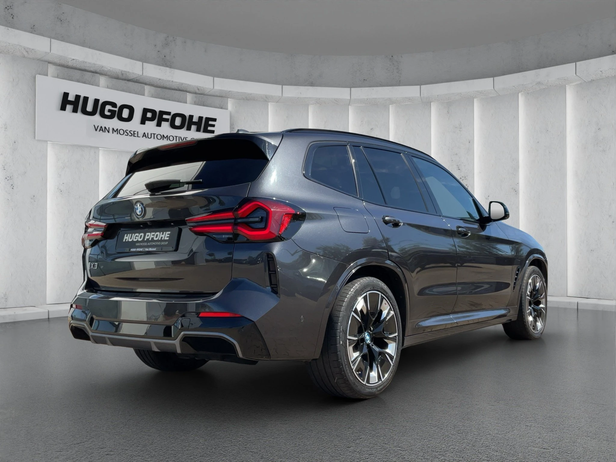 BMW-iX3-image-4