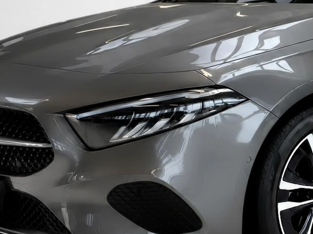 Mercedes-Benz-A-Klasse 180-image-4