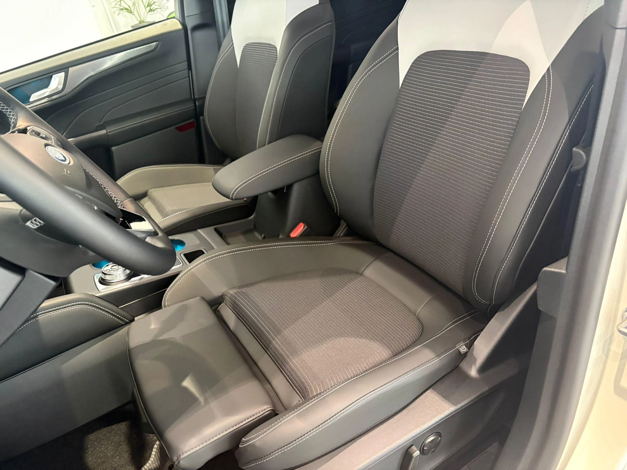 Ford-Kuga-image-12